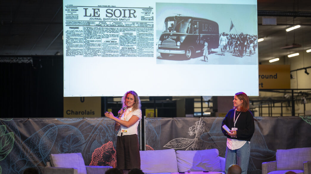 Madeleine White et Coralie Vrancken (Le Soir, Belgique) sur la scène d'Audiencers Festival Paris 2025